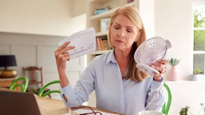 Navigating Menopause: The Benefits and Risks of Hormone Replacement Therapy